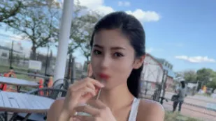 FC2PPV-3997944 这位阳光般耀眼的东方美少女