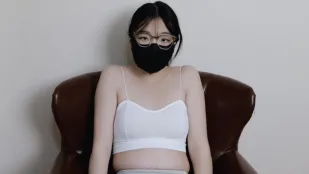 时隔两个月迎来身高175反差眼镜娘女大的尺度升级