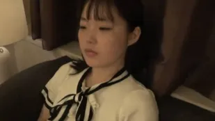 FC2PPV-4738261 乡下上京无邪气纯真清纯小姐