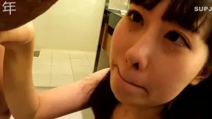 FC2PPV-3085315 高中生模样巨乳狂插