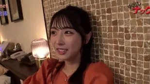 FC2PPV-4944864 白肤纤细半洋女公务员紧逼双插