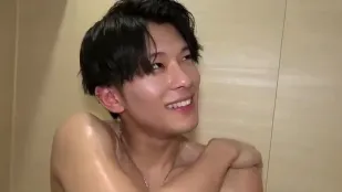 FC2PPV-2761664 男同视角美乳温泉偷看