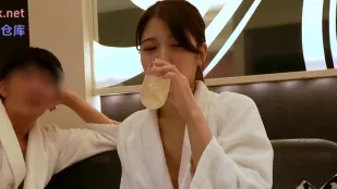 FC2PPV-4935075 爆乳美容生嫩乳交禁不住潮喷