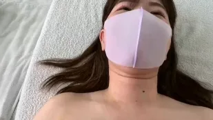FC2PPV-3527969 纯真岁美巨乳初尝失身