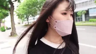FC2PPV-3074367 文静的女人不停地说着感觉很好