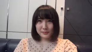 FC2PPV-1909531 拥有白皙柔嫩肌肤和顺从性格的美丽女孩