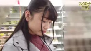 FC2PPV-1289876 胸部发育过大的大学二年级女生千酱